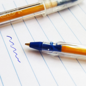 Caneta BIC Cristal Azul Ponta Fina Escrita Suave Escolar Escritório